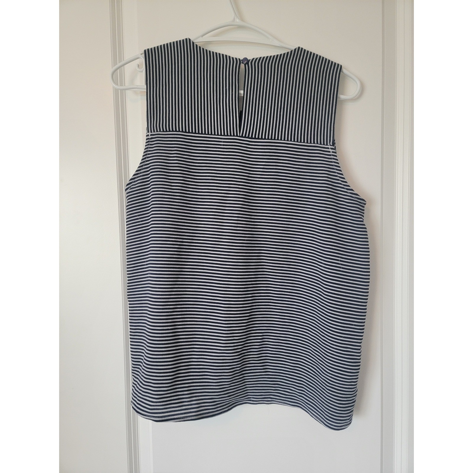 Monteau Los Angeles Navy & White Striped Sleeveless Blouse Size Large