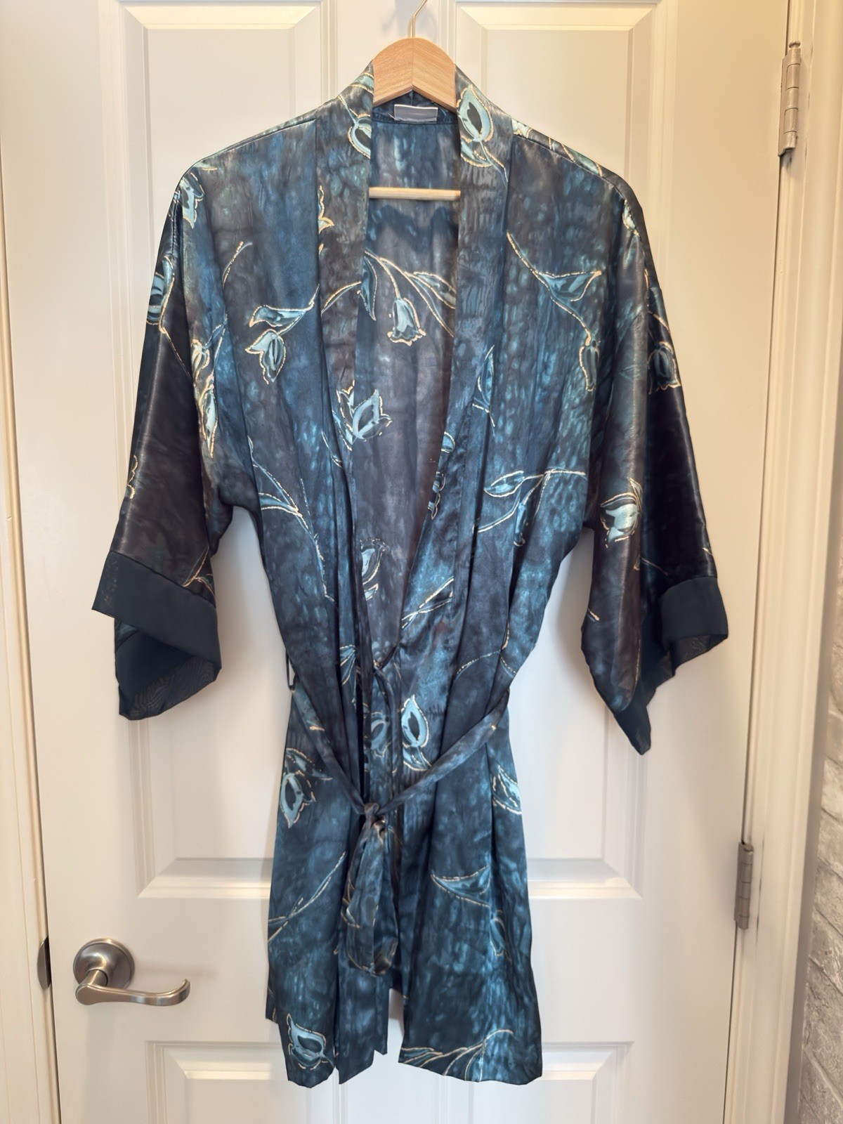 Gorgeous Vintage 90&rsquo;s Delicates Teal Satin Kimono Robe with tulip design