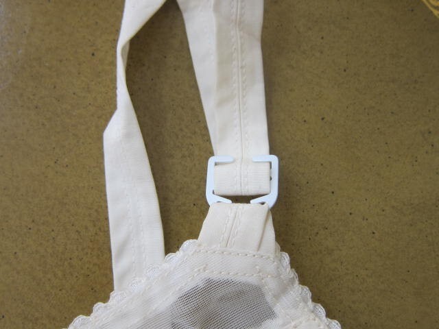 Vintage Never Worn Playtex High Style Bra Wireless Pointy Unlined Cup Sz 32C