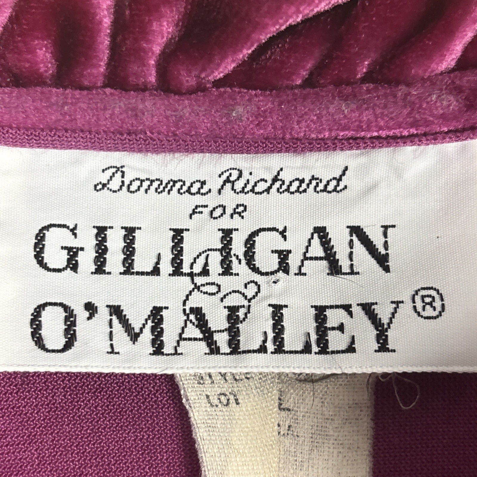 Vintage Gilligan O’Malley Velvet Hostess Robe Dress S Pink Berry USA Bell Sleeve