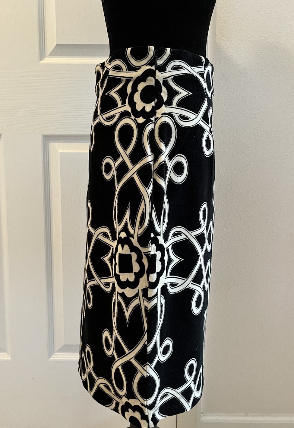 Vintage VERSACE Black & White Patterned Velvet Skirt, Made In Italy, Size 46