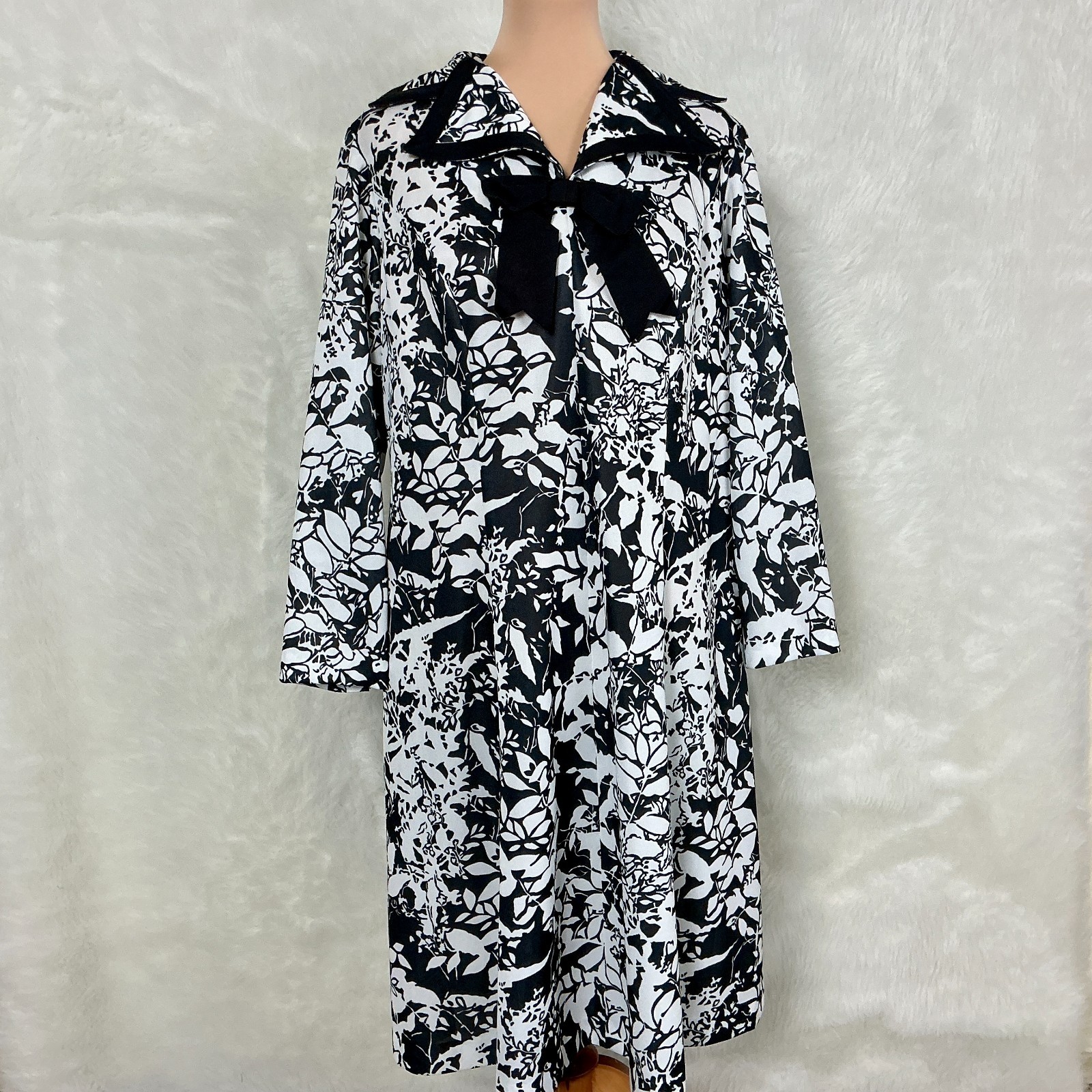 Vintage 60s 70s Black Off-White Long Sleeve Collared Bow A-Line Mod Dress L / XL