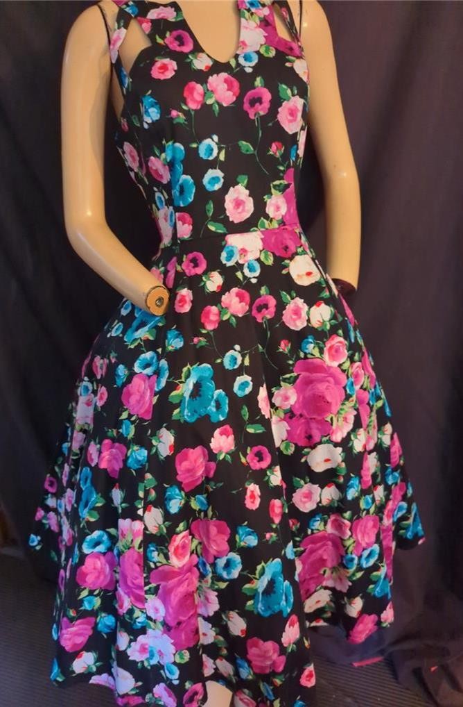 1980&rsquo;s-50&rsquo;s VINTAGE STYLE COTTON BLACK & PINK FLORAL FULL DRESS-40&Prime; BUST