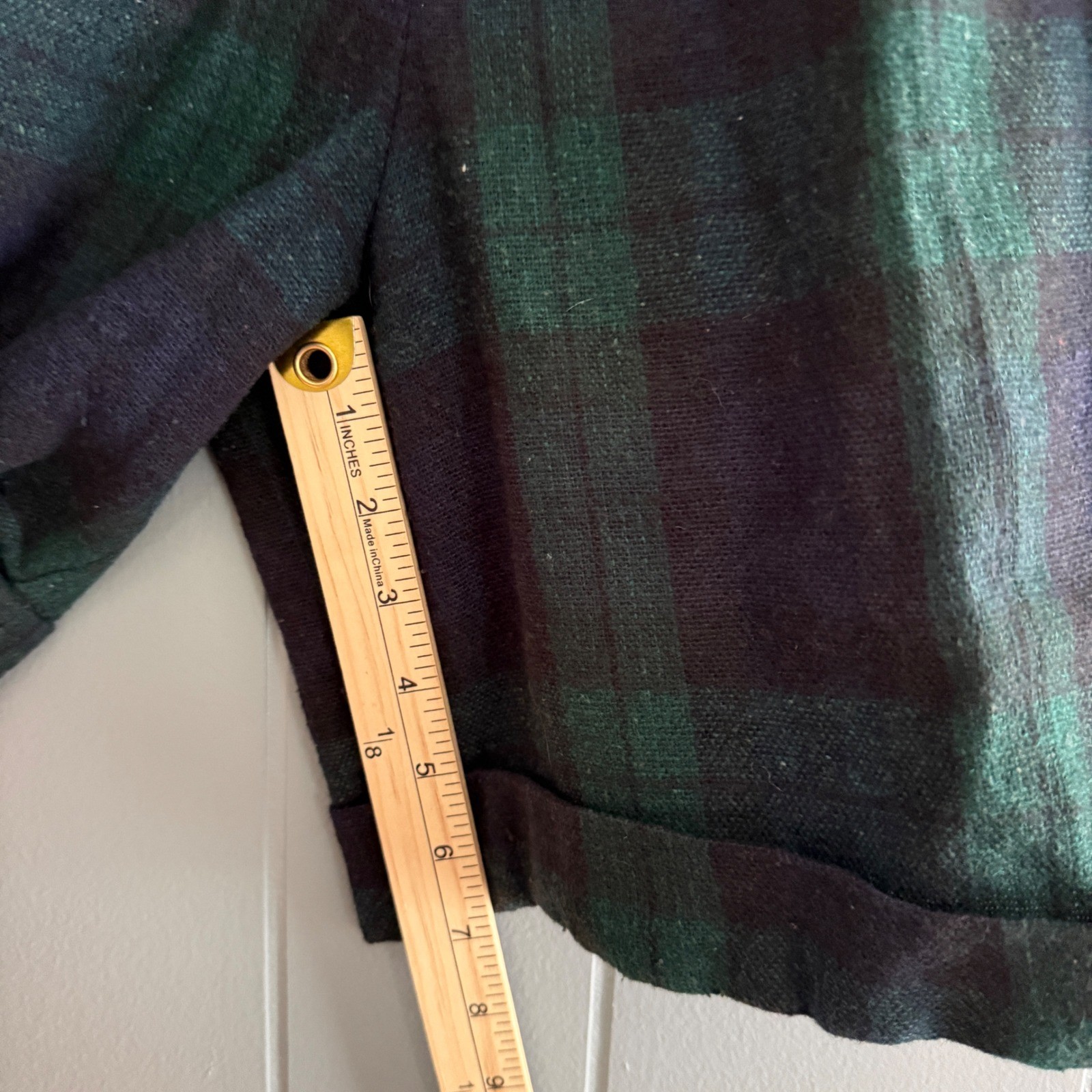 Vintage 90s Womens High Rise Pleated Long Shorts Black Watch Plaid Wool XS 23&Prime;