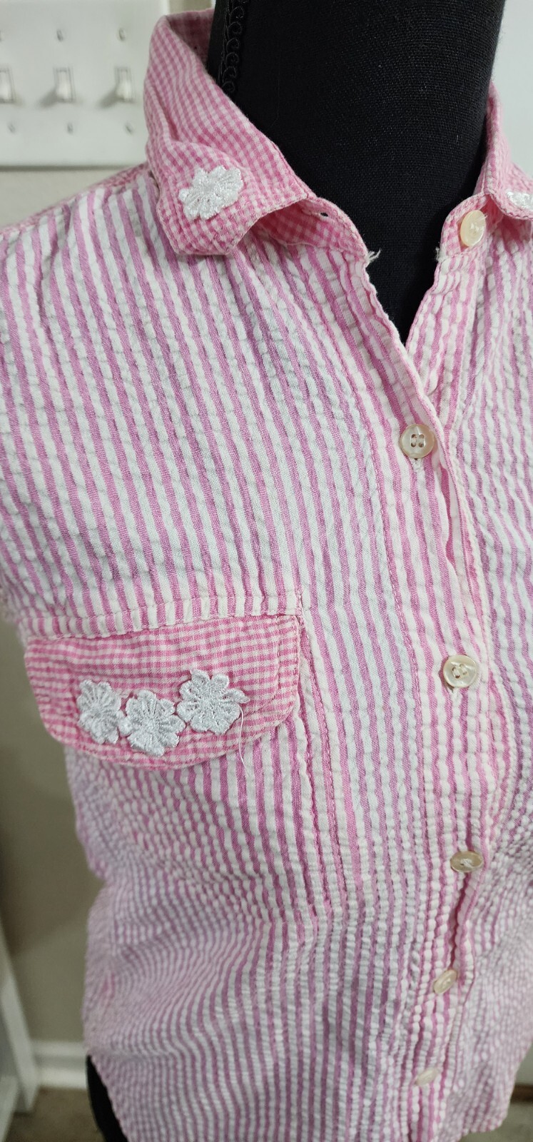 Vintage Pink And White Gingham.sleevless Button Up