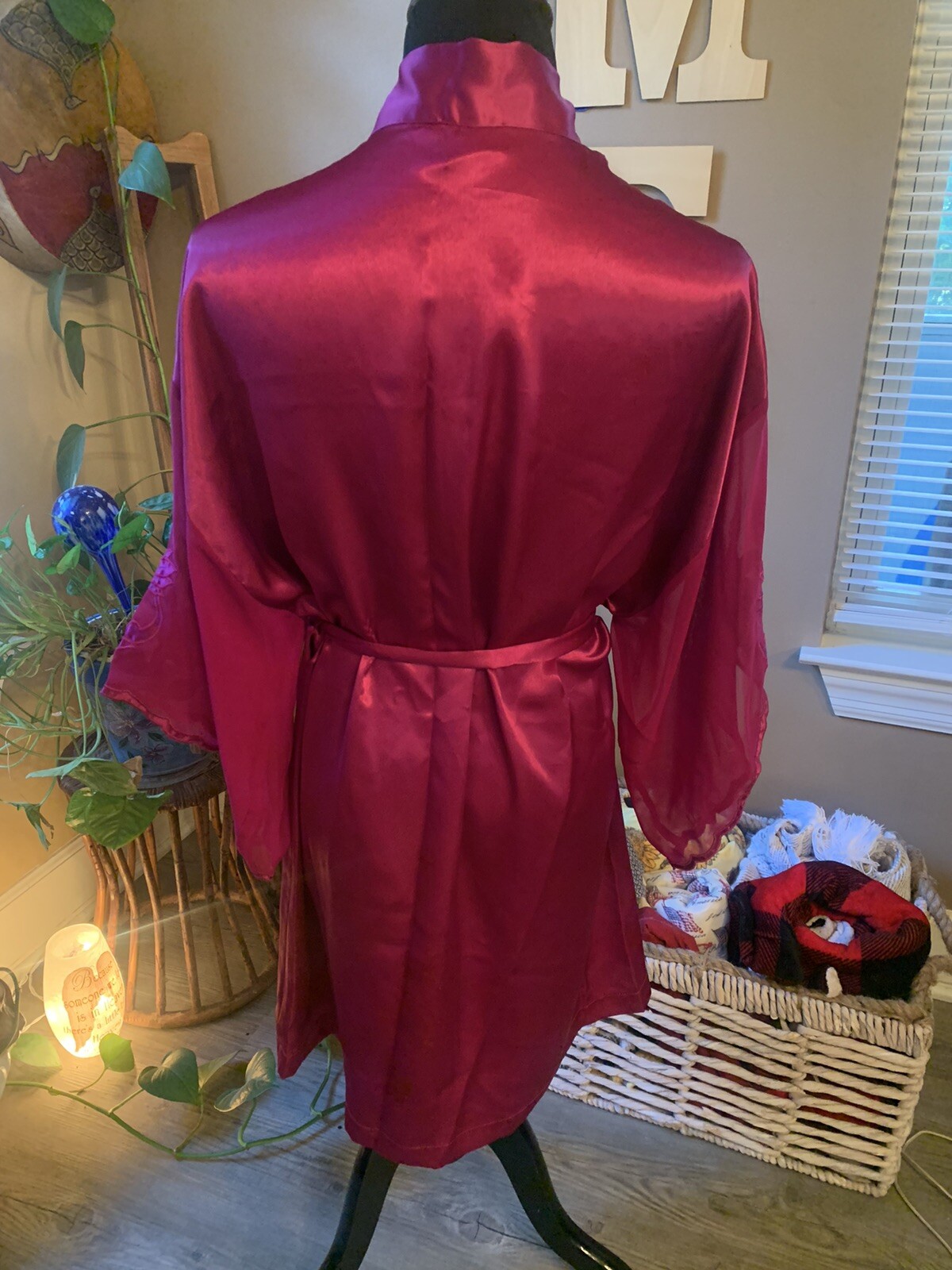 VTG Val Mode Satin Wrap Robe ROMANTIC MOODS Sheer Chiffon Sleeves Appliqué Sz M