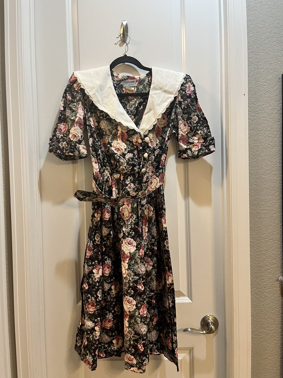 Vintage 1980s TINA BARRIE Collared Dress Sz6 Pet Black Multi Floral Lace Belted