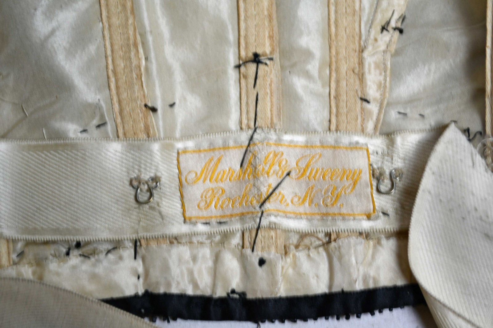 VICTORIAN 2 PIECE TRAINED AFTERNOON VISITING DRESS, LABEL, CIRCA 1890s