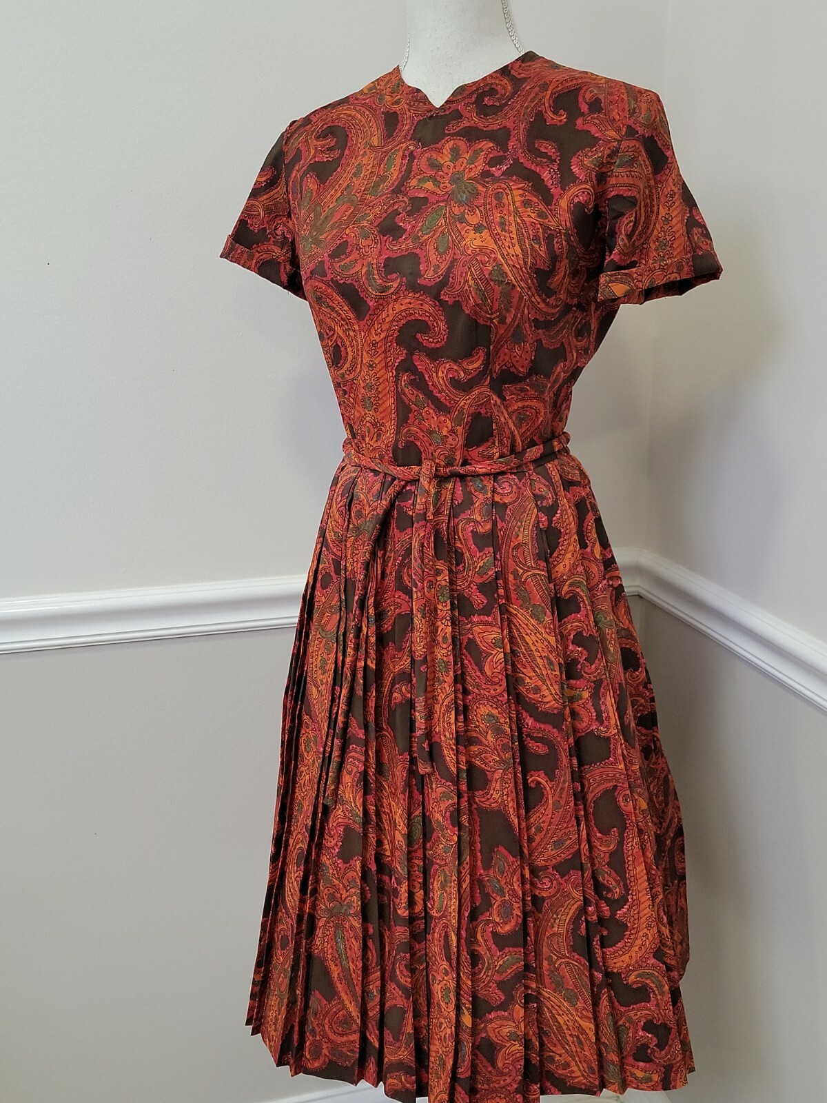 Vintage L&rsquo;Aiglon Knee Length Full Pleated Skirt Dress