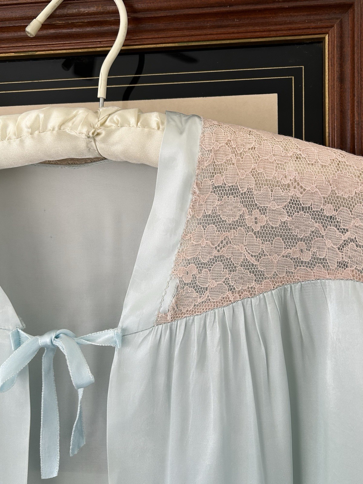 1930s Blue Satin Bed jacket With Lace And Deco Art