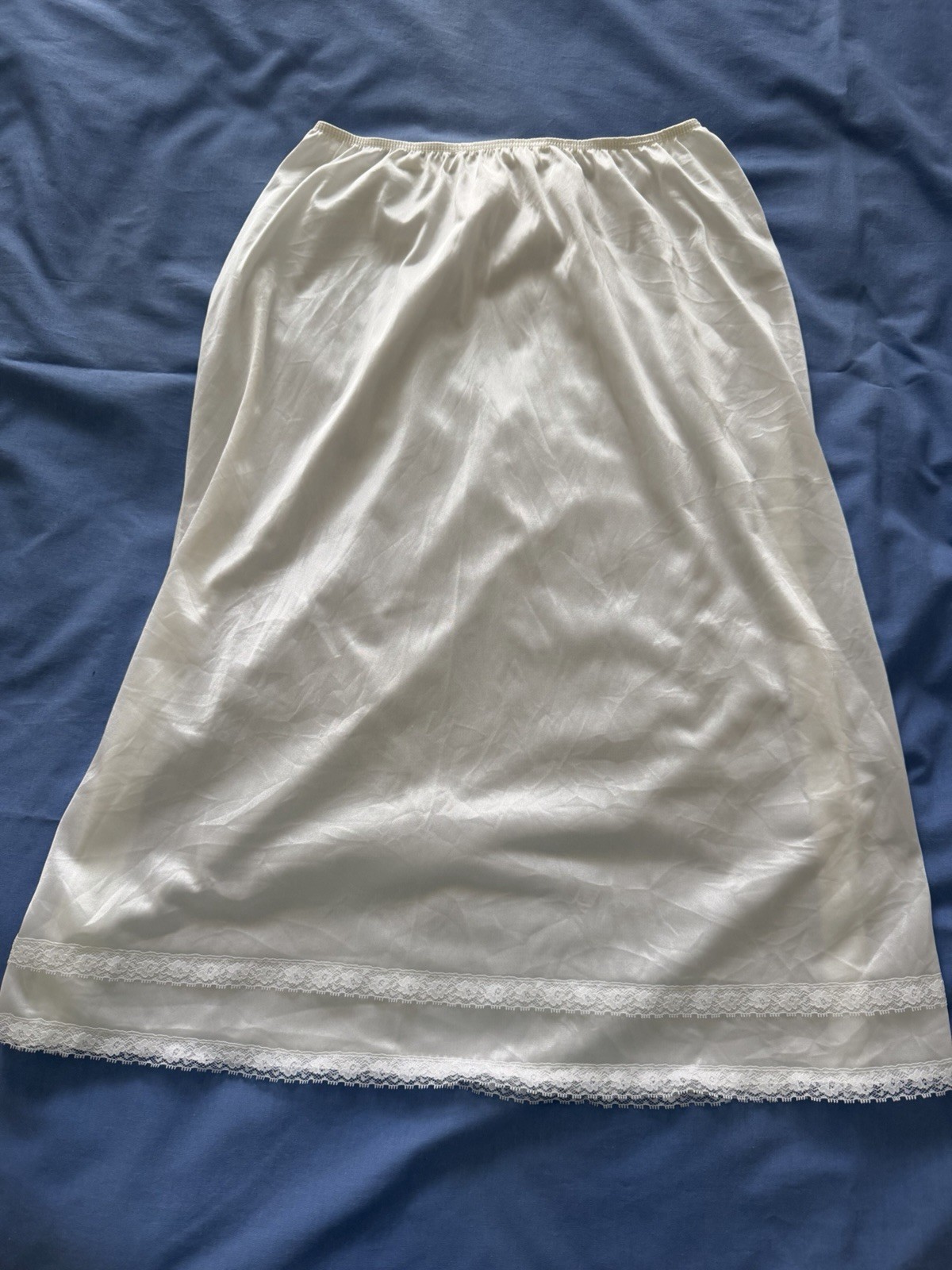 Vintage Dixie Belle 27” Nylon Half Slips (77013) white