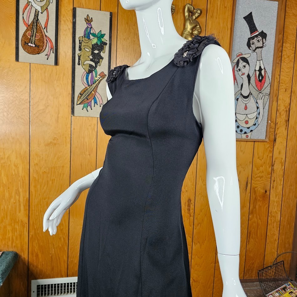 Vintage 60s Black Scalloped Ruffle Sheath Wiggle Pencil Cocktail Party Dress S/M