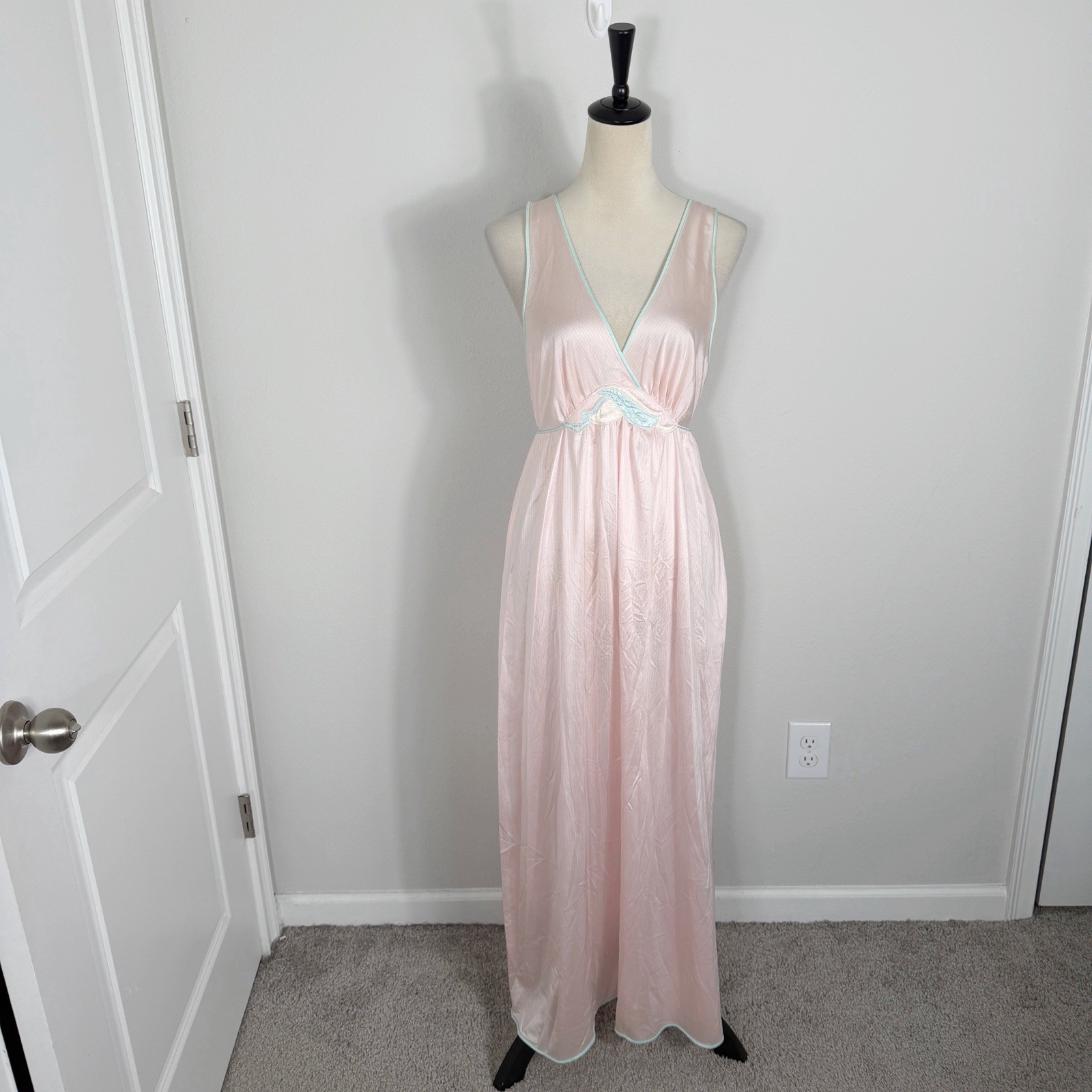 Lorraine Vintage Pink Antron III Nylon Sleeveless Nightgown Medium USA Made