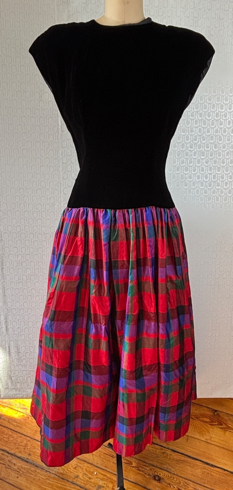 VTG LLOYD WILLIAMS BLACK VELVET&RED TARTAN PLAID SILK CRINOLINE TEA DRESS*8 S