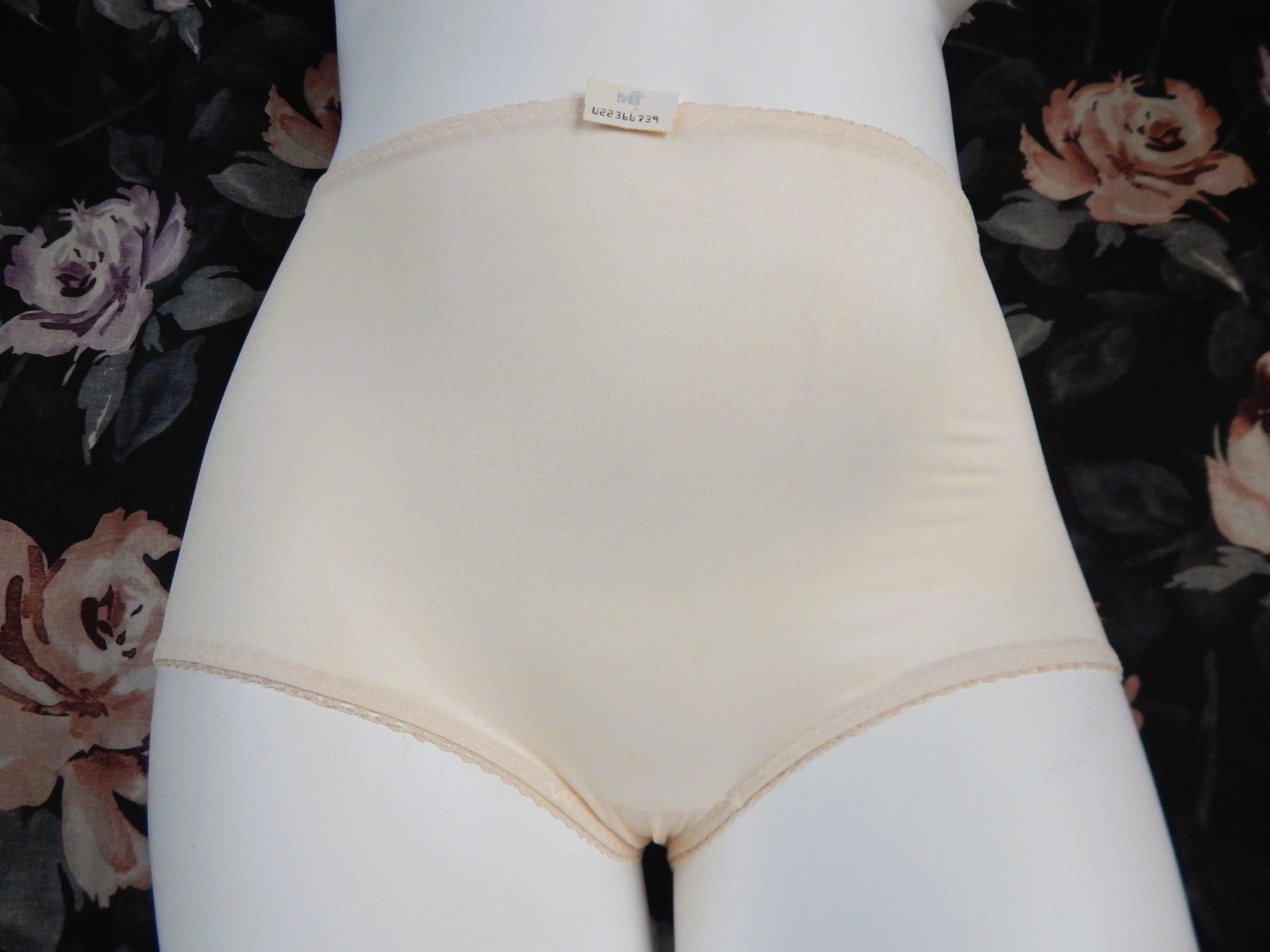 VTG Bali Panties Satin Brief Shaper Granny Panty, Size XXXL 35/36, Style 8500