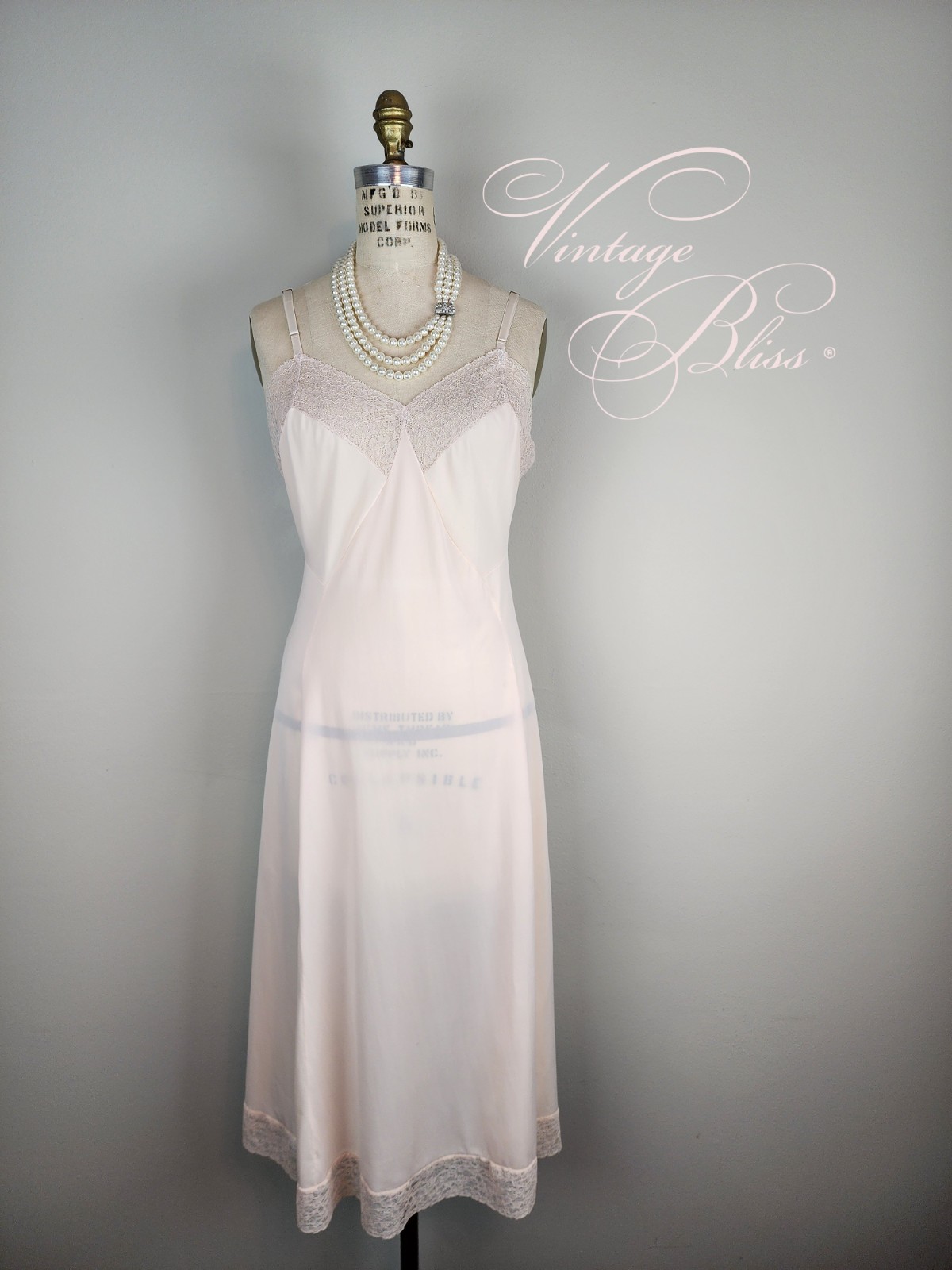 Vintage 1950&rsquo;s Romantic Blush Pink Lace Midi Slip Chemise Bust Size 38-40