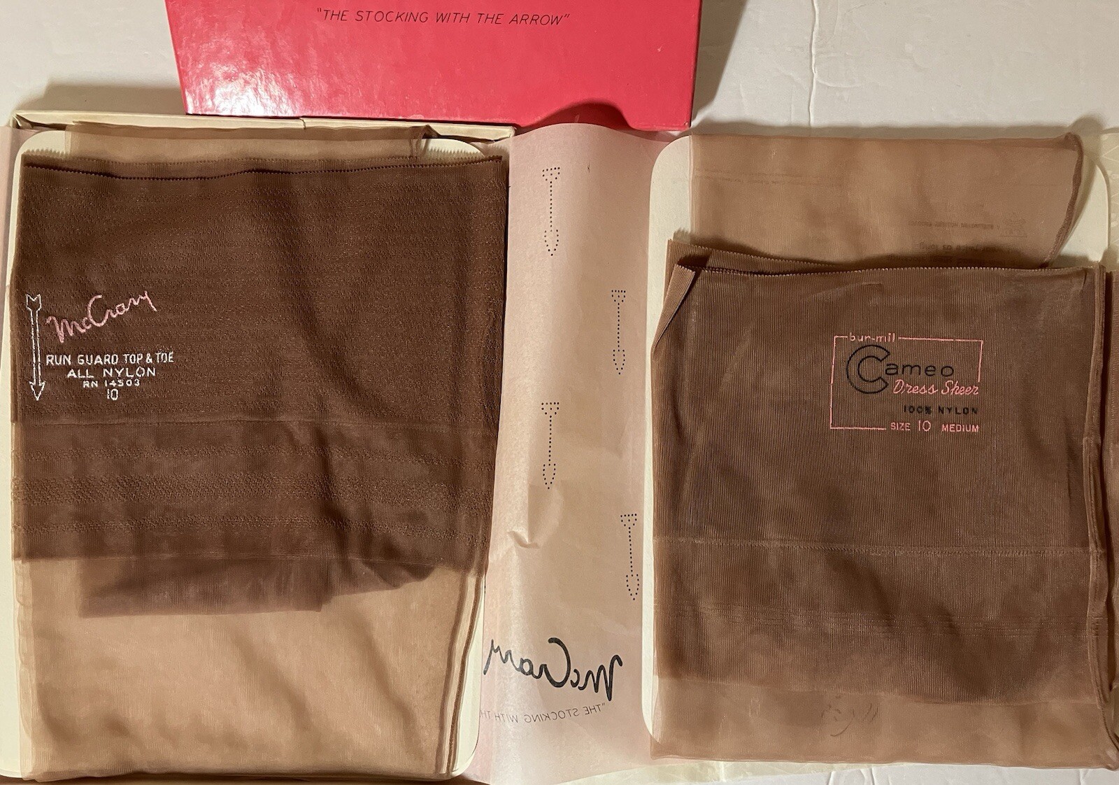 2 PAIR VINTAGE 1950s FULL FASHIONED STOCKINGS FLAT KNIT CUBAN HEEL SEAMED 10×32”