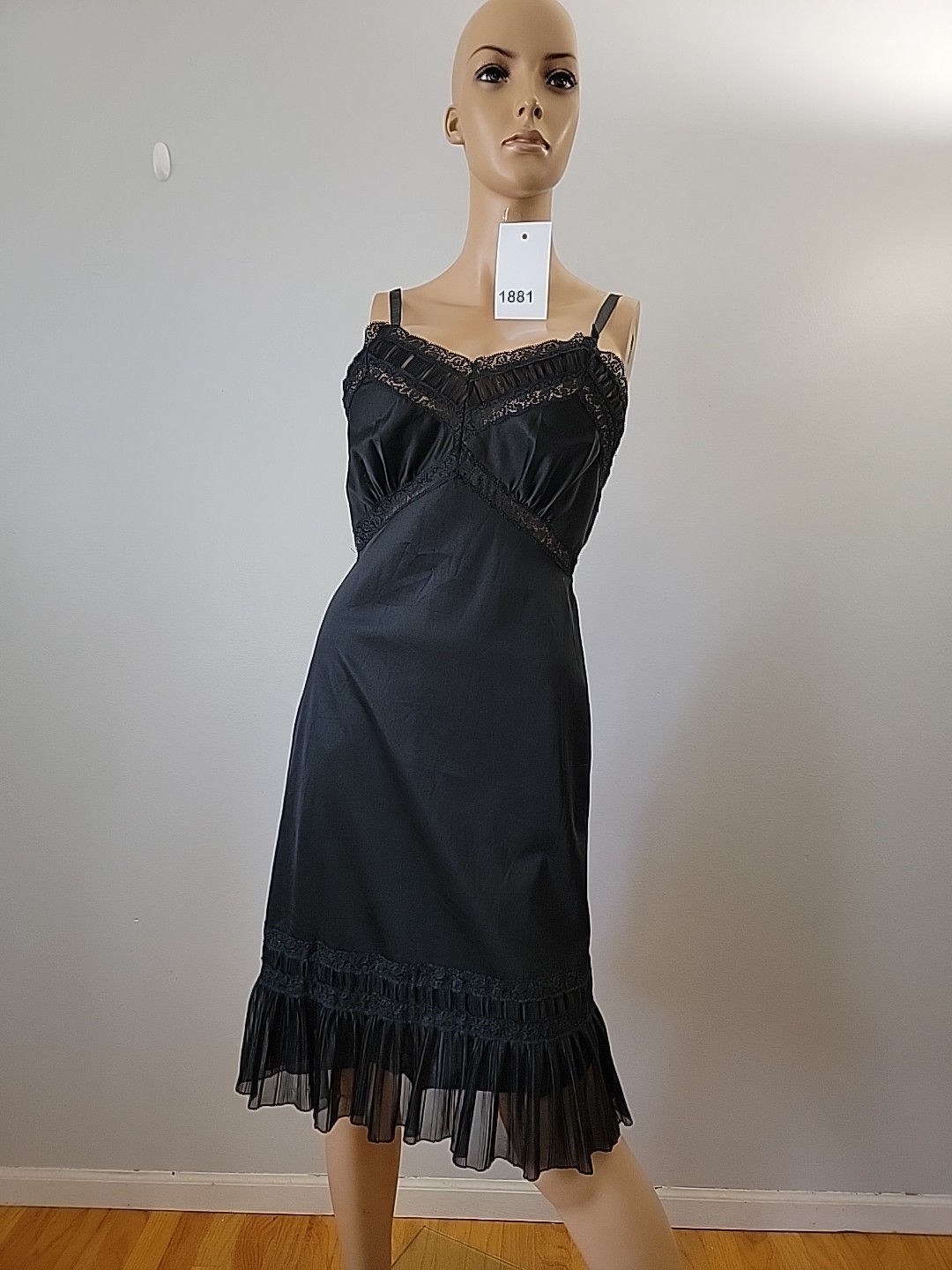 Vintage Charmode Black Full Slip Lace Detail Pleated Size 34