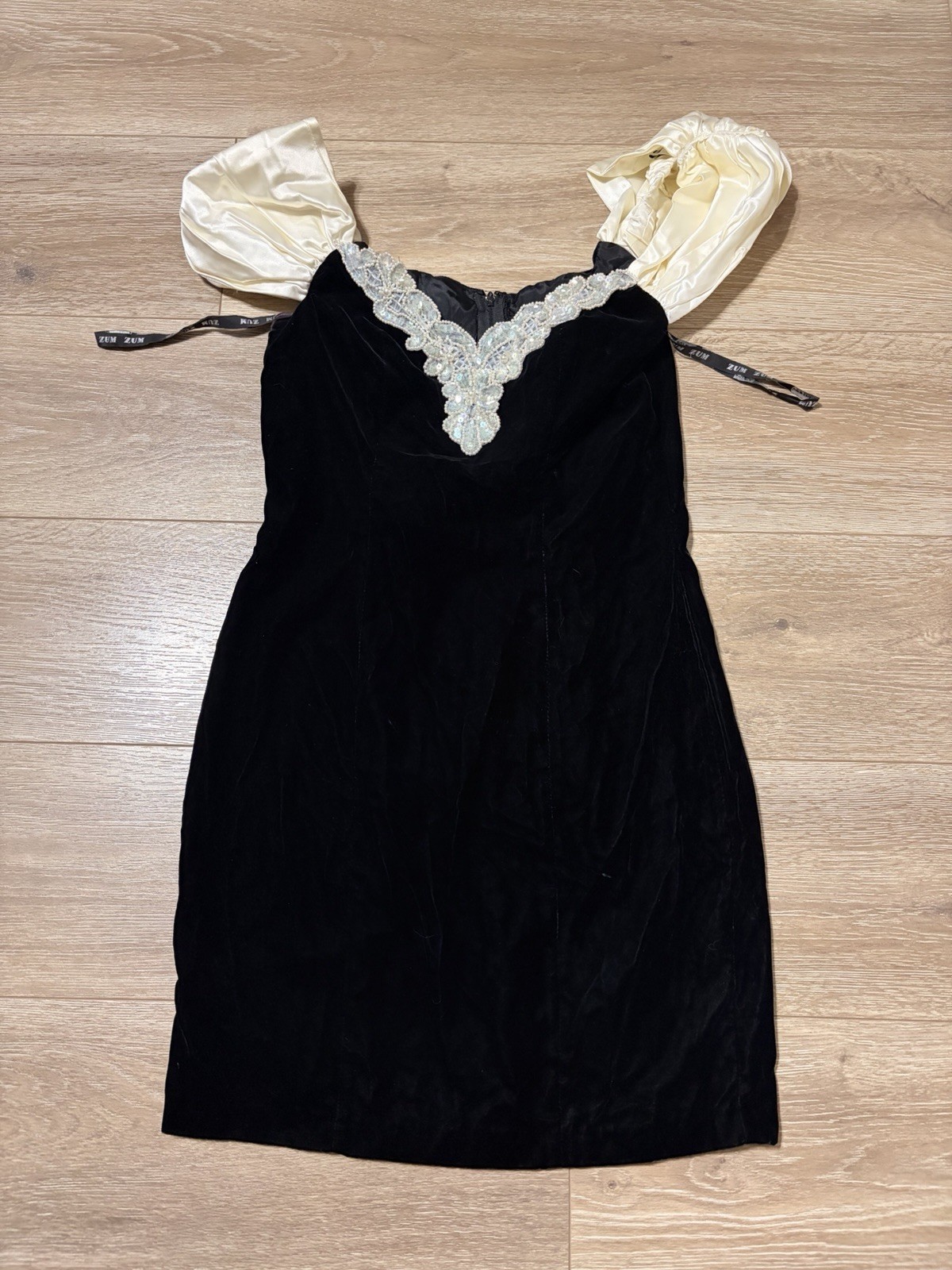 VTG 1980s Style Cocktail Prom Dress Zum Zum Black Velvet Puff Sleeves Sz XS/0-2