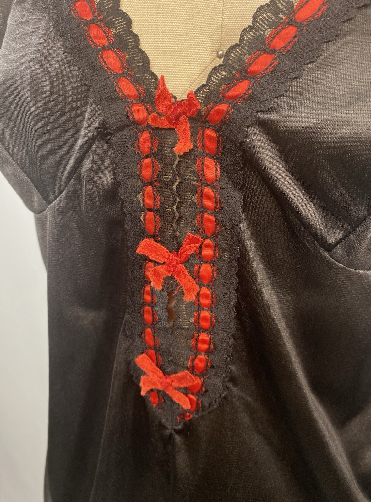 Vintage Camisole Top SIZE SMALL black red bow 70s 80s sexy cami nylon