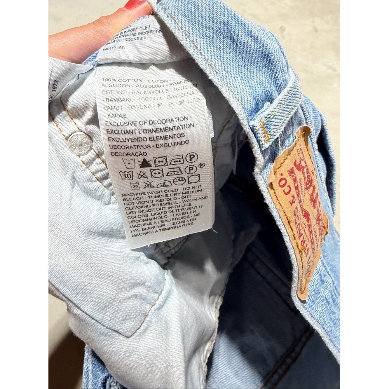 Levi&rsquo;s 501 Light Blue Distressed Denim Shorts button fly 27