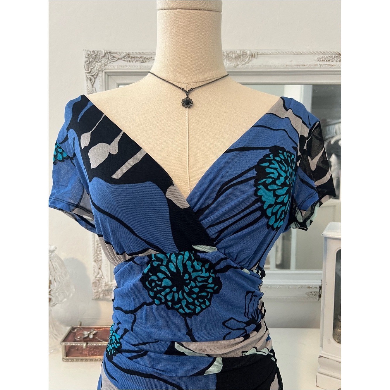 vintage blue floral print babydoll short sleeve top with ruched sides