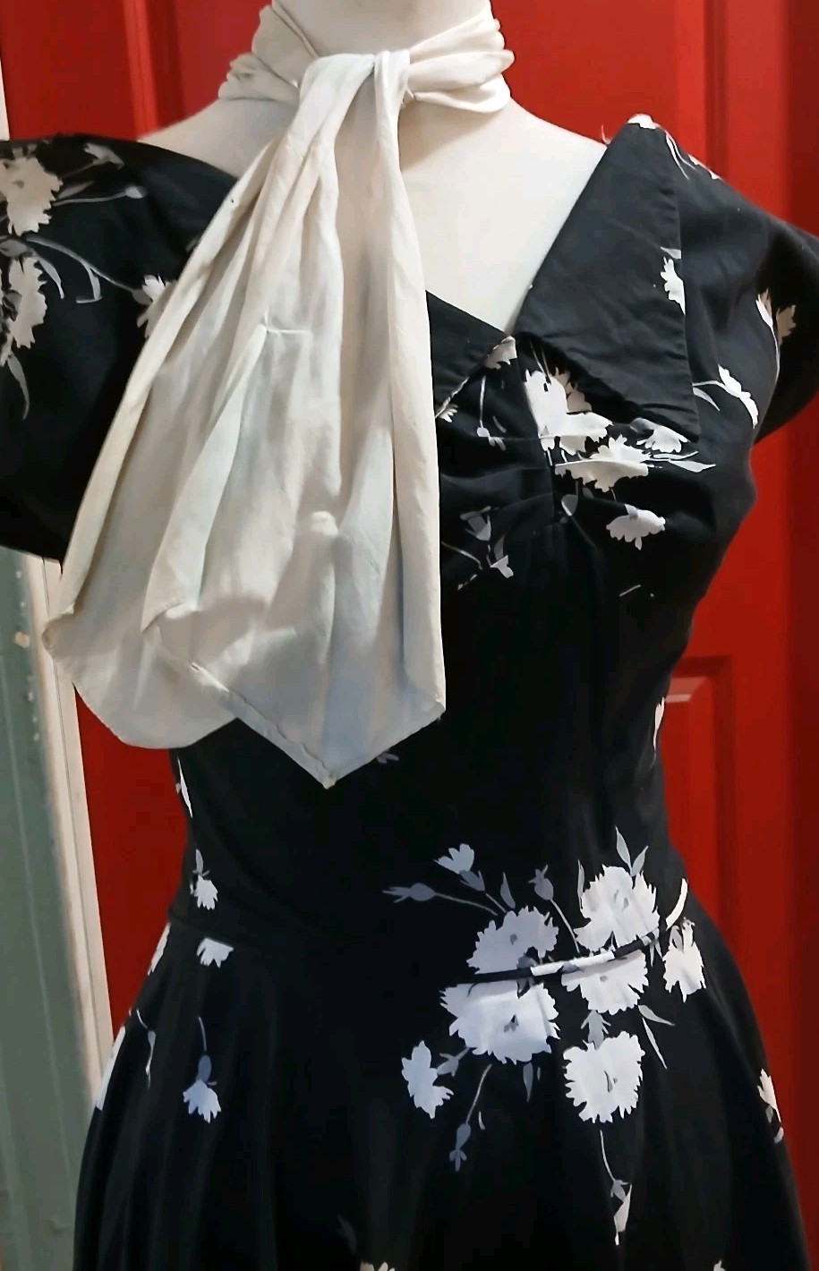 VTG 1950s Ann Marsh NY Fit To Flare Cotton Floral Scarf Neckline Day Dress XS