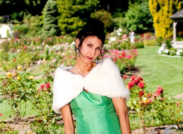 WHITE STOLE &lsquo;Princess&rsquo; Ivory Rabbit Fur Shawl | Old Hollywood Glamour (S-M)