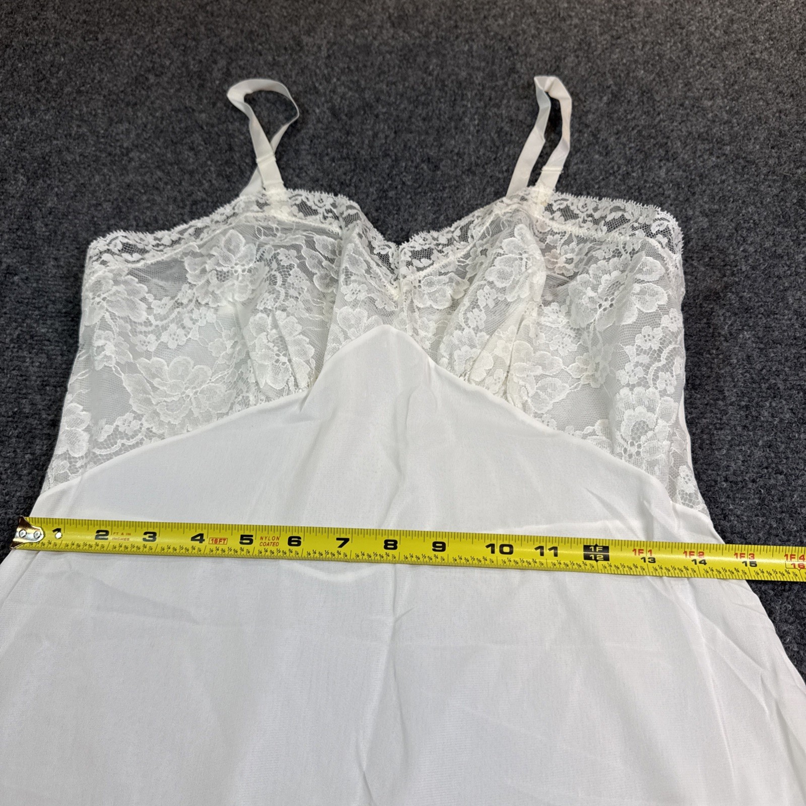 Vintage Lace Trim Pembrooke 36R 1960/70&rsquo;s Mid Century Slip Coquette White Nylon