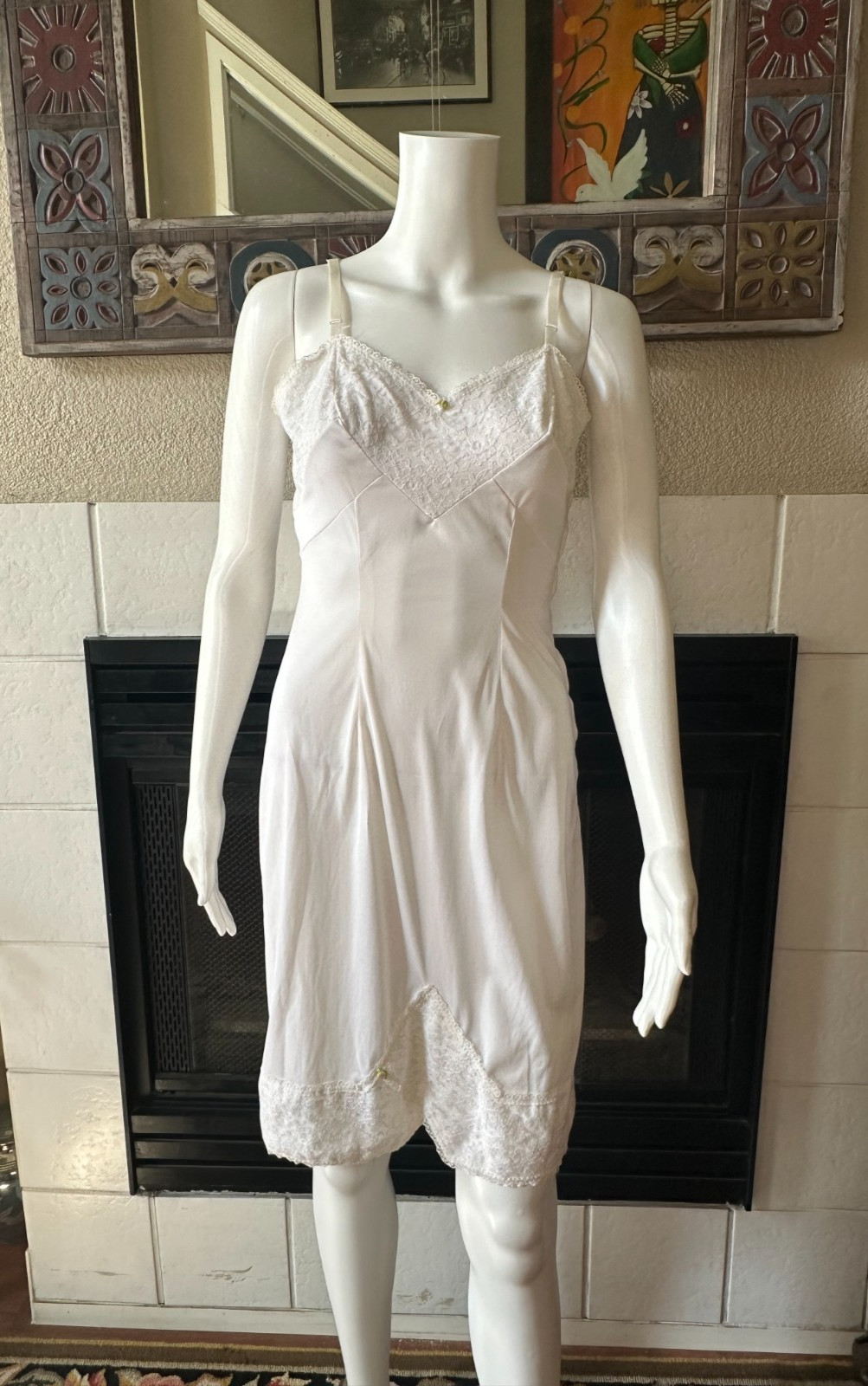 Vtg Full zip slip Nylon SZ 34 nylon taffeta feel armpit to armpit 17&Prime; length 39&Prime;