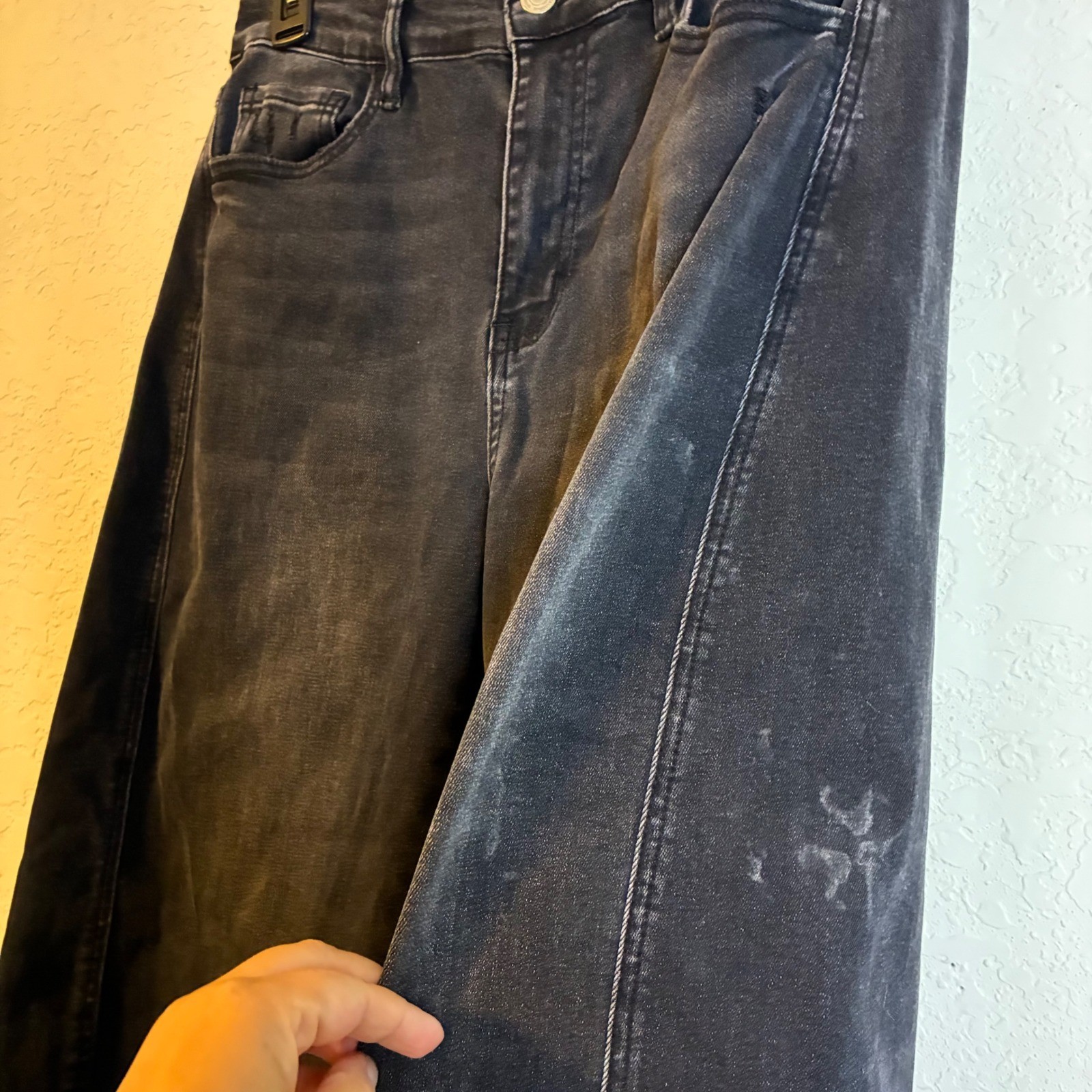 Vervet Super High Rise Panel Barrel Leg Jeans 31 Faded Black Distressed T6589