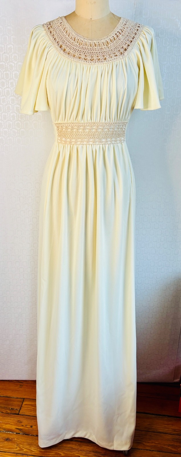 VTG 70&rsquo;S HIPPY BOHO GODESSS IVORY&TAN CROCHET UPPER FLUTTER SLEEVE MAXI DRESS*S