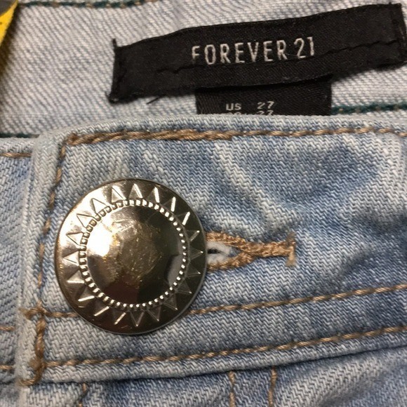Forever 21 Distressed Denim Shorts Light Wash Cuffed Size 27 Y2K Indie Sleaze