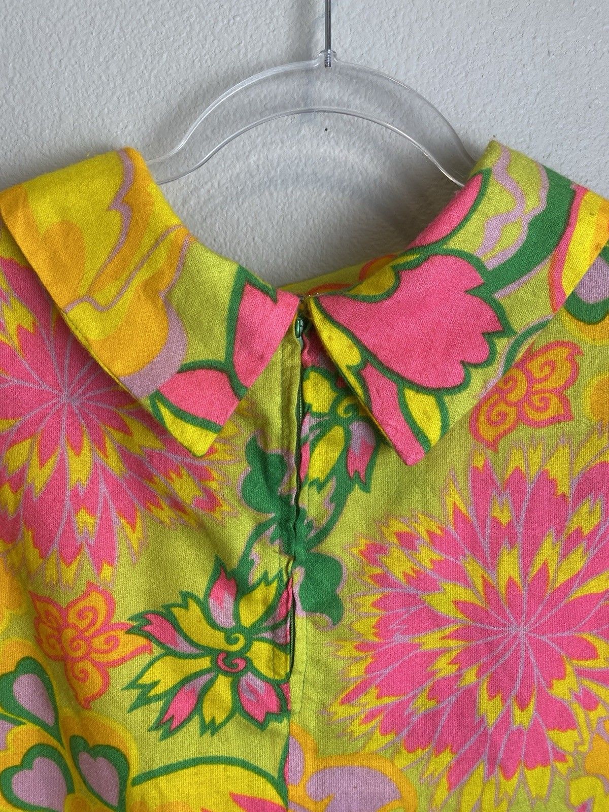 60’s VTG Mod Psychedelic Floral Cotton Lawn Mock Top QueenCasuals Boxy L? No Tag