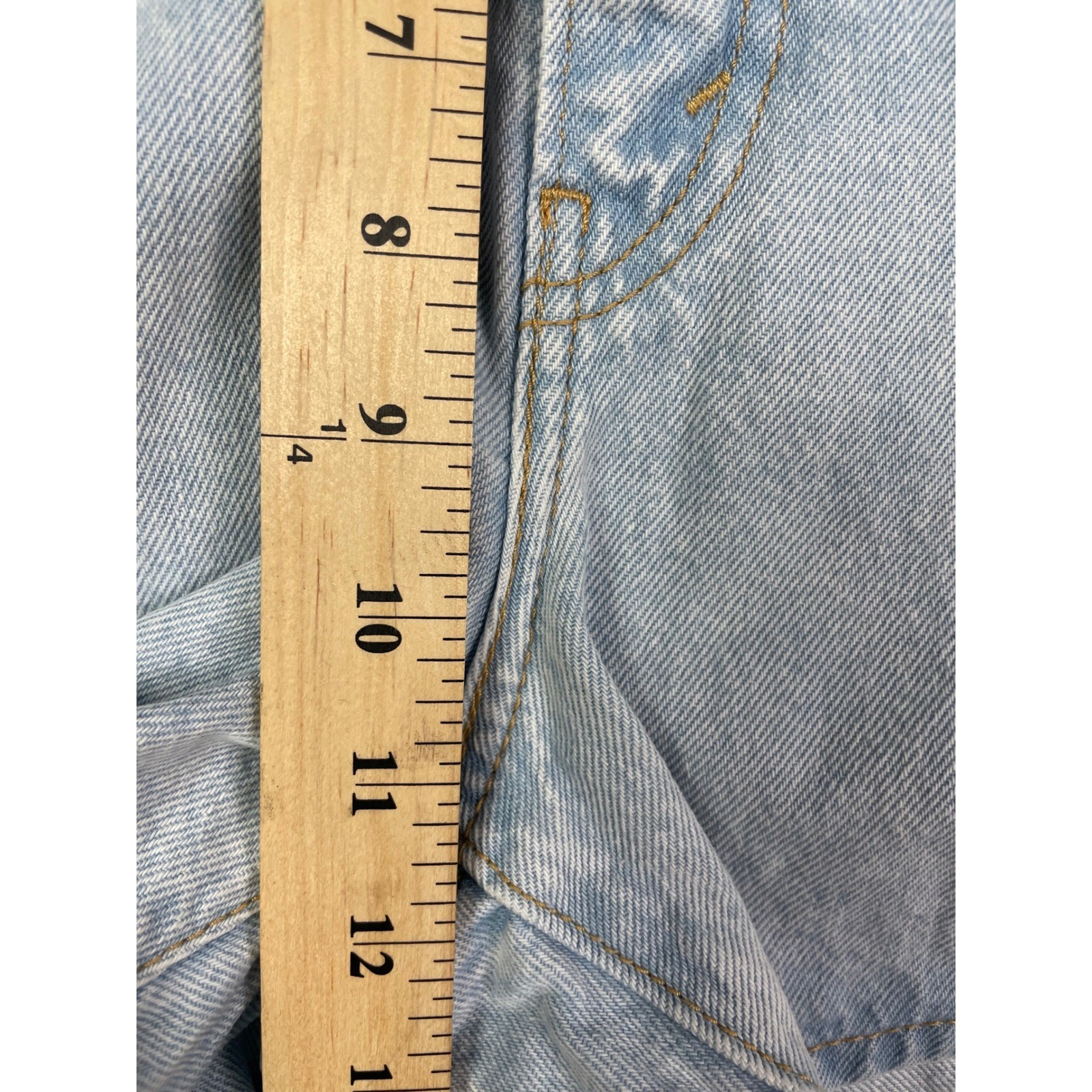 Levi&rsquo;s Premium 80s Mom Shorts Size 32 Light Wash Denim High Rise Blue Jean