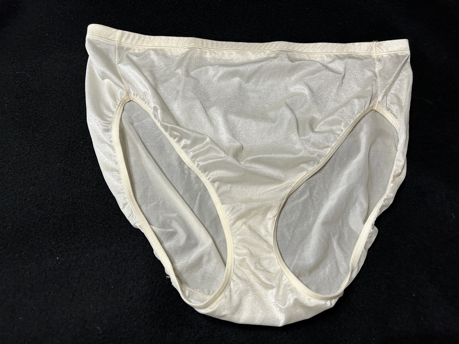 Vtg VANITY FAIR 13194 Comfort Essentials Satin Hi-Cut 9 Ivory Brief Panties #25