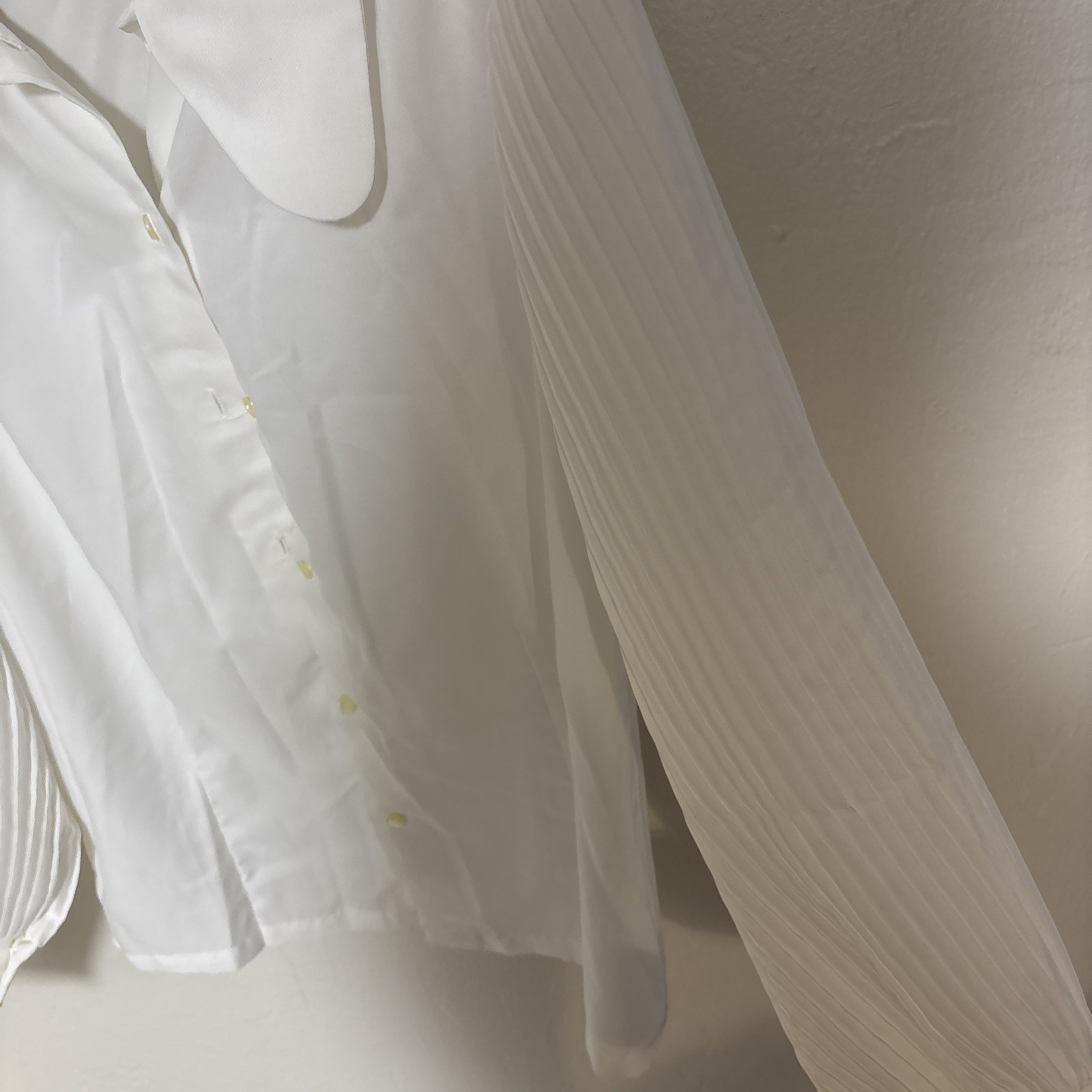 Vintage 90s Secretary Blouse Button Up Minimalist Woman’s 36 Pleated Pearl Snap