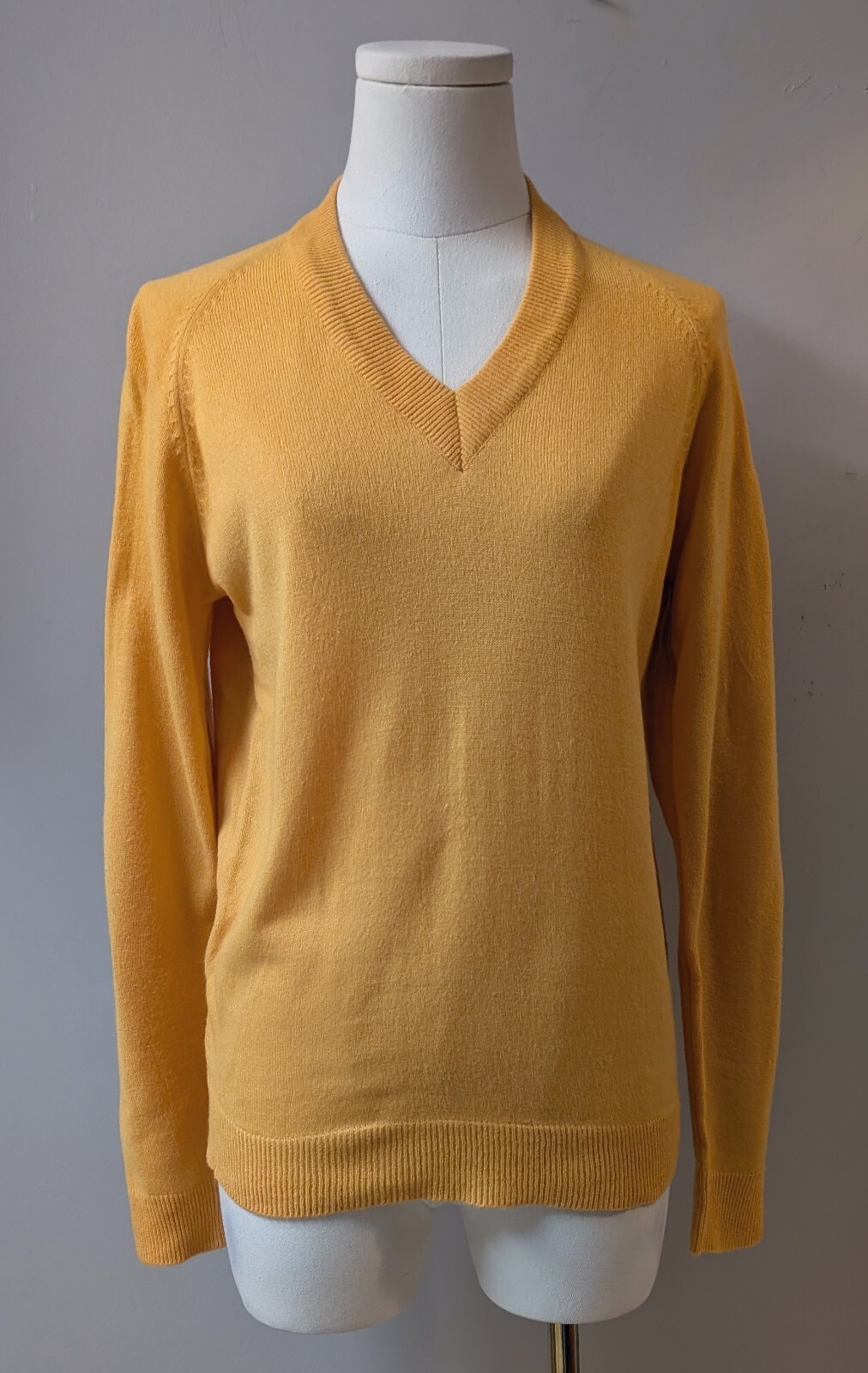 Stars Vintage 60&rsquo;s Rockabilly V-Neck Marigold Full Fashioned Sweater M