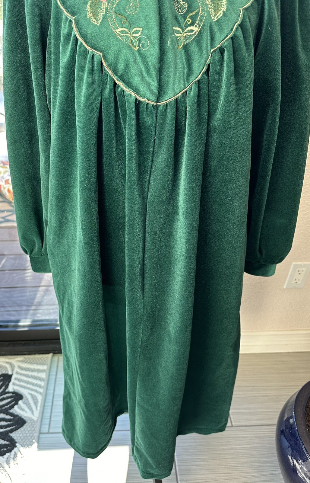 EUC Vtg Gilligan O’Malley Green Velour Made USA M 12-14 Embroidered Floral Zip