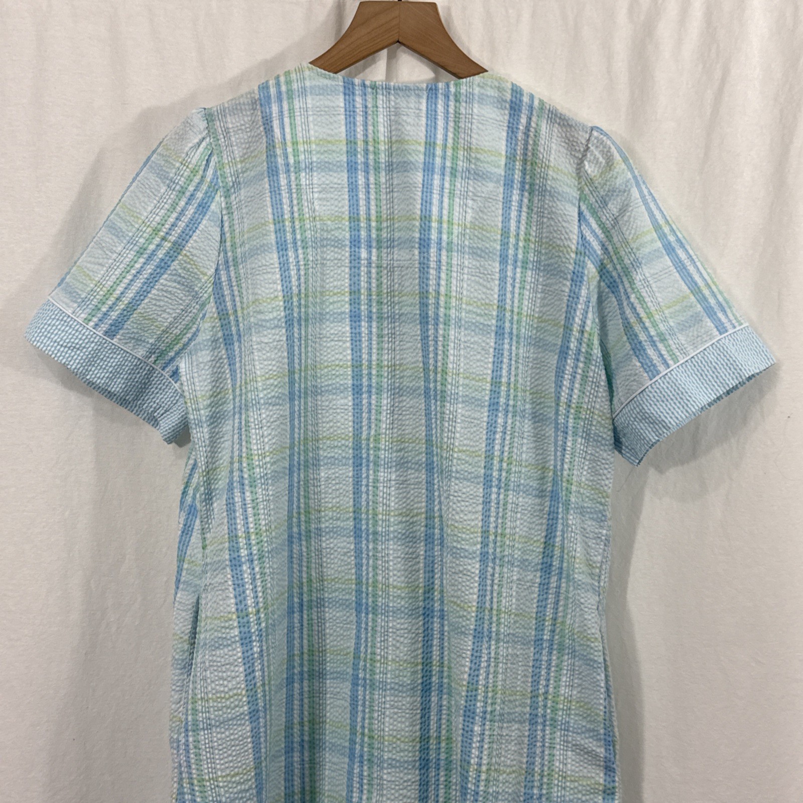 Vintage Miss Elaine Woman’s Nightgown M White Waffle Snap Dress Floral Detail