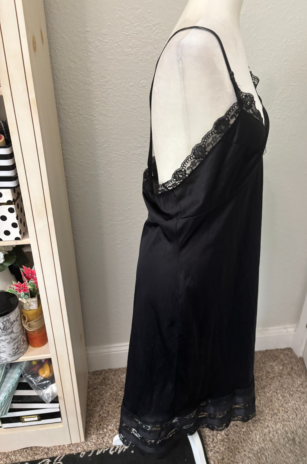 Vtg Sz XL 24 MOVIE STAR USA Black Nylon Lace FULL SLIP Retro SILKY Long Dress