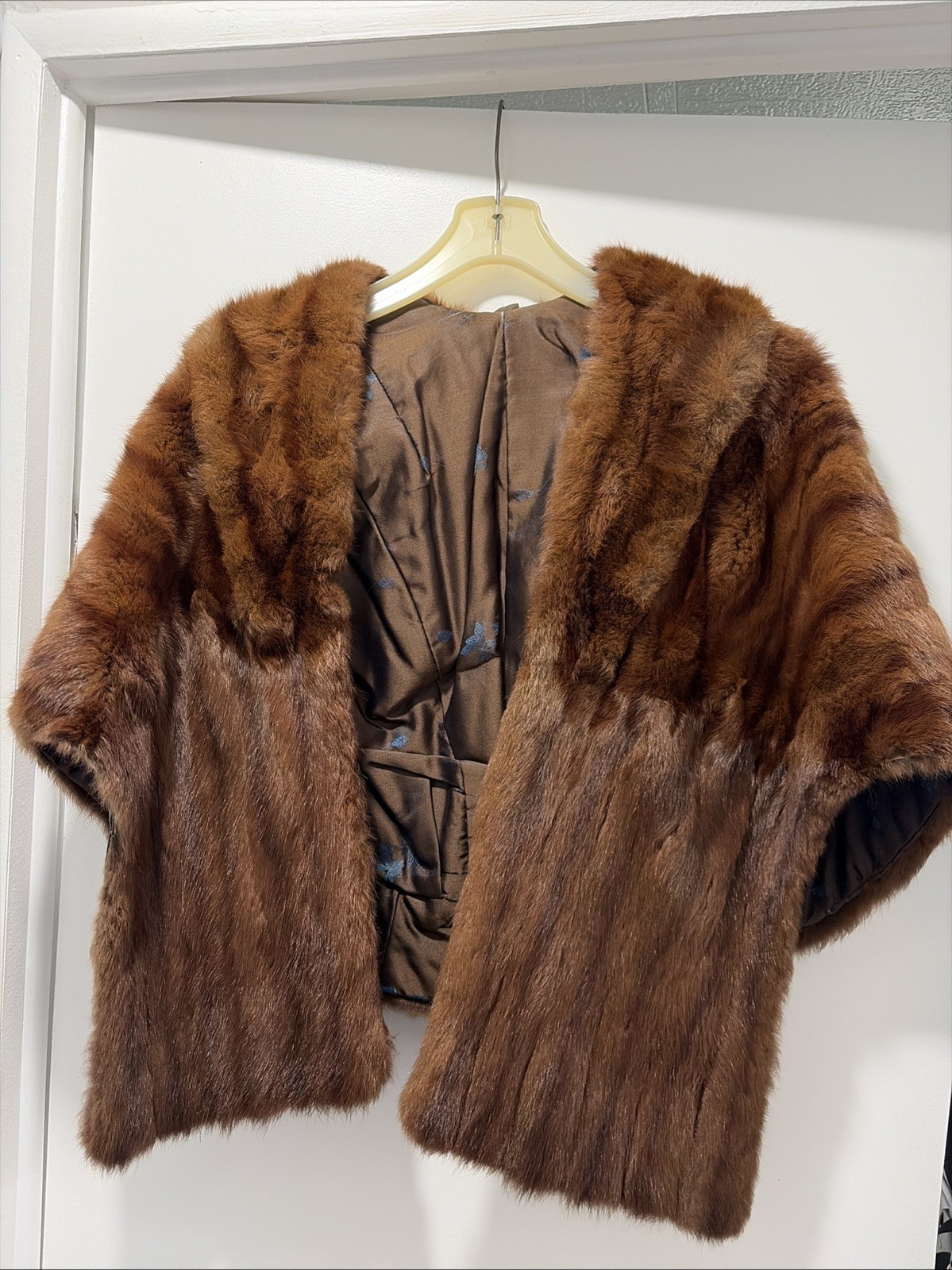 Vintage Ranch Mink Stole Warm Brown Good Condition Satin Lined Collared 1950’s