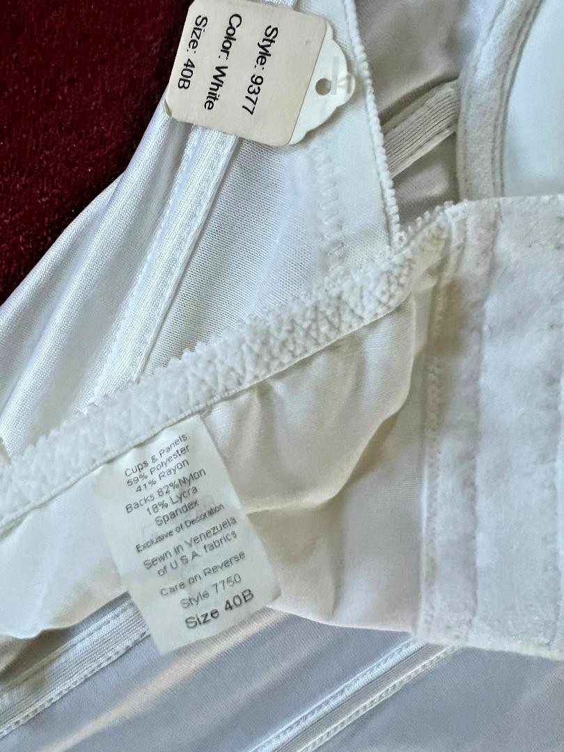 VINTAGE 1970s Padded STAPLESS 40B Bustier Bridal Corset Merry Widow White