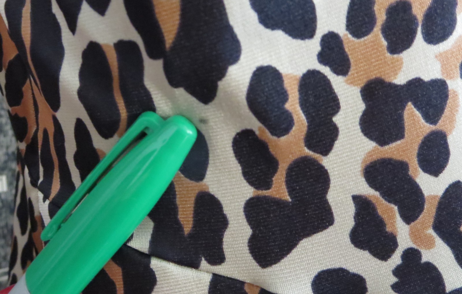 1970s/1980s Low Cut Strappy Leopard Print Nightgown Vanity Fair Size 32 XS/S