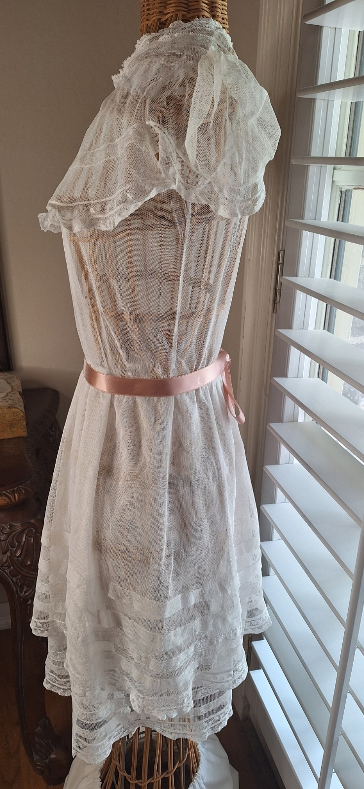 Vintage 1930s 1940s Beautiful Net and Lace Summer Dress Or Tea Dress