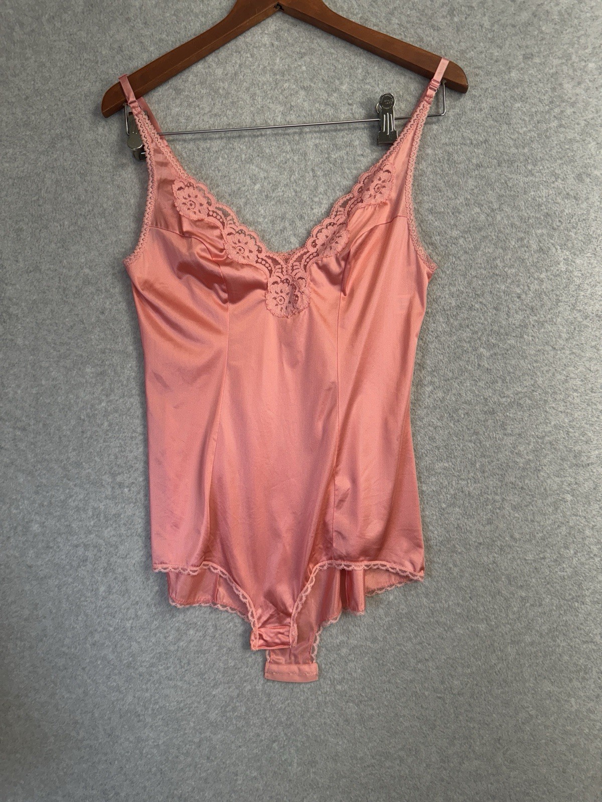 VTG Vassarette 32 Underneath-It-All Pink Satin Lace Bodysuit 100% Nylon Rare EUC