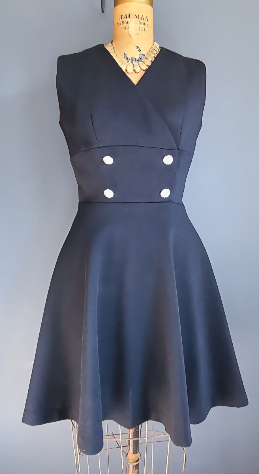 Vintage 1960s Jonathan Logan Size 15 Black Swing Knee Length Dress