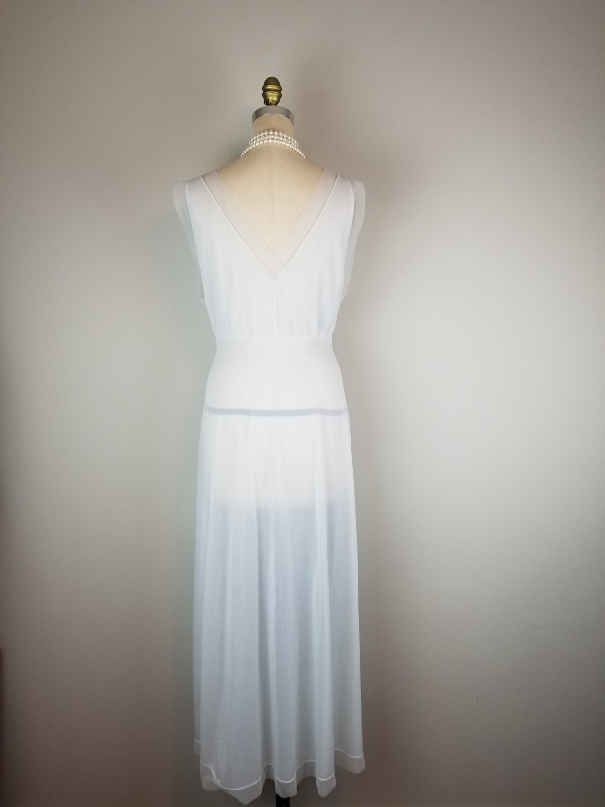 Vintage 1950&rsquo;s Glamorous Powder Blue « Myth » Nightgown Van Raalte Bust Size 34~36