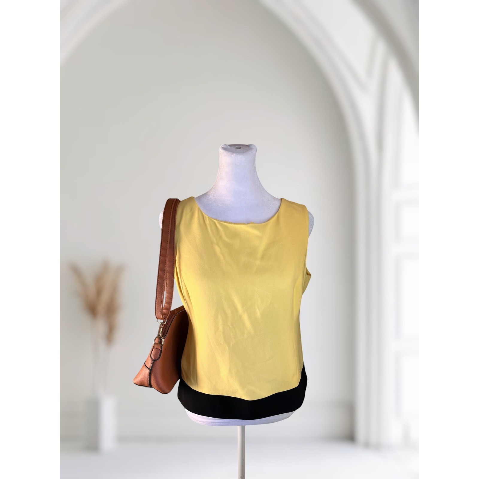 Vintage Petite Sophisticate Sleeveless Two-Tone Blouse