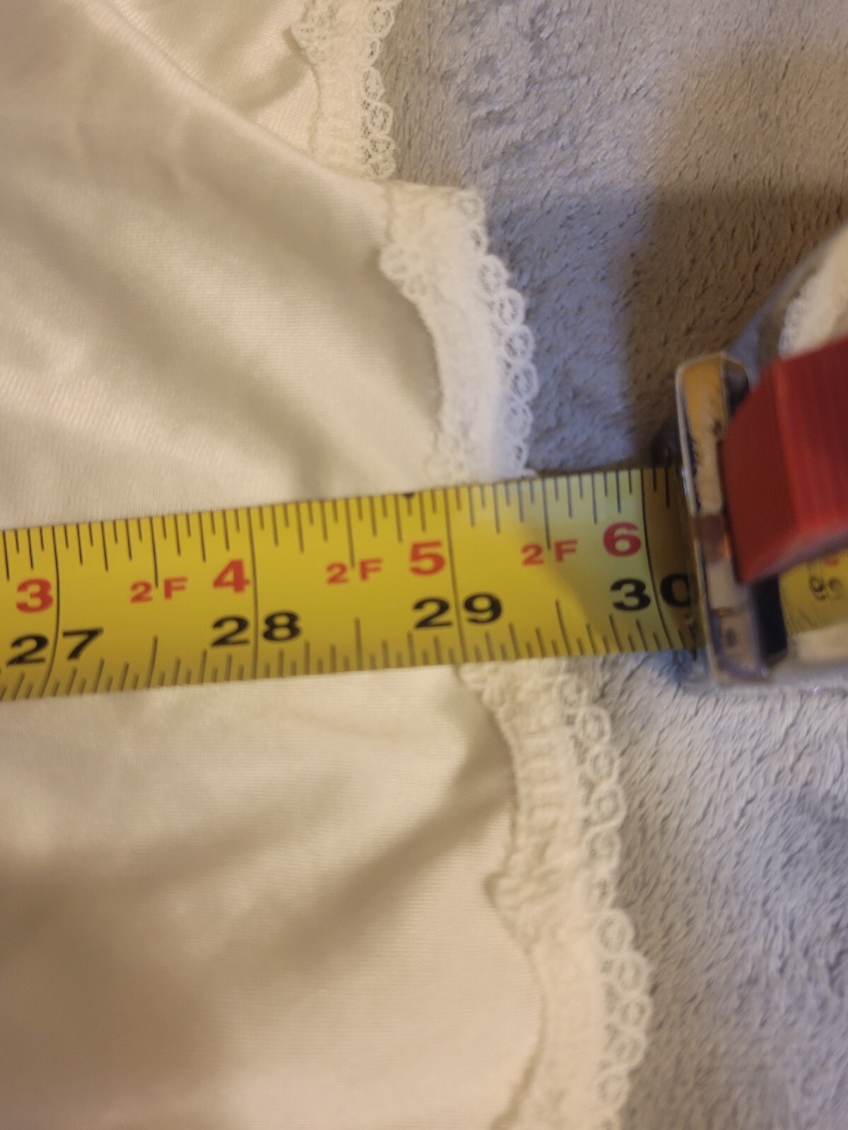 Vintage Shadow Line Off White Long Slip. Size Large. 29.5&Prime; Long